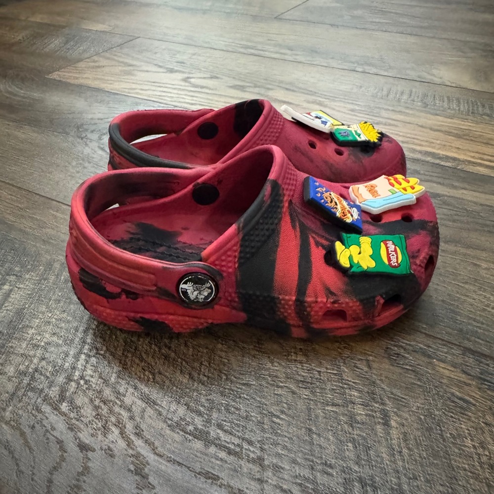 Crocs Classic Clogs Red Black Marbled Tie Dye Food Jibbitz Charms Kids Size C9